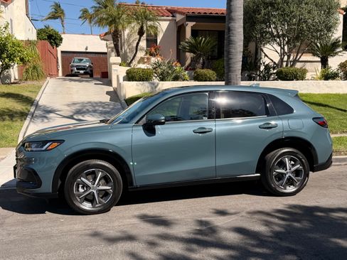 Used 2025 Honda HR-V EX-L image 1