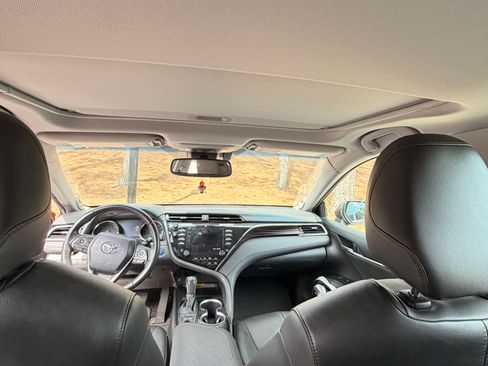 Used 2018 Toyota Camry XLE w/ Audio Package FWD image 9