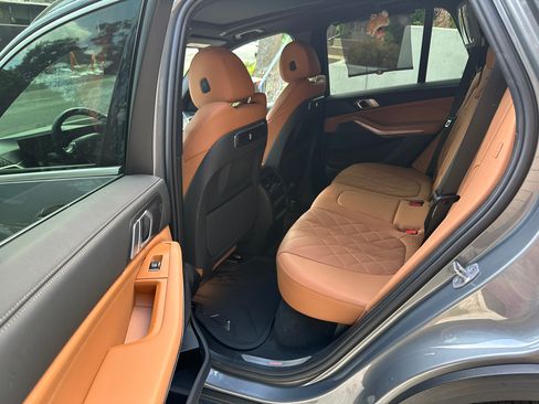 Used 2024 BMW X5 sDrive40i image 5