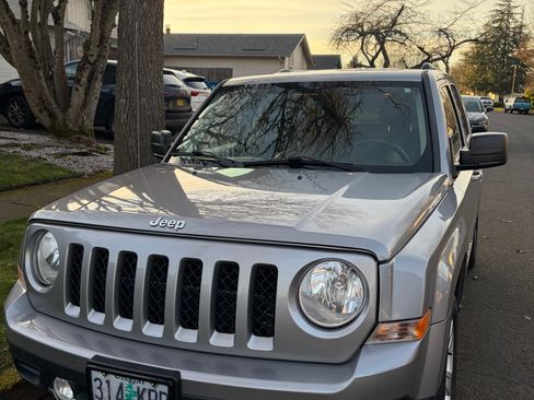 Used 2014 Jeep Patriot Limited image 1