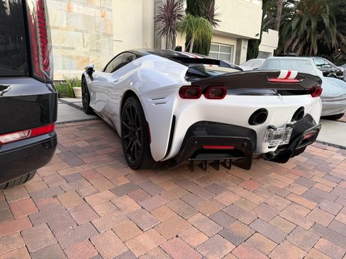 Used 2021 Ferrari SF90 Stradale image 8