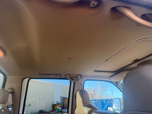 Used 2004 Ford F250 XLT image 10