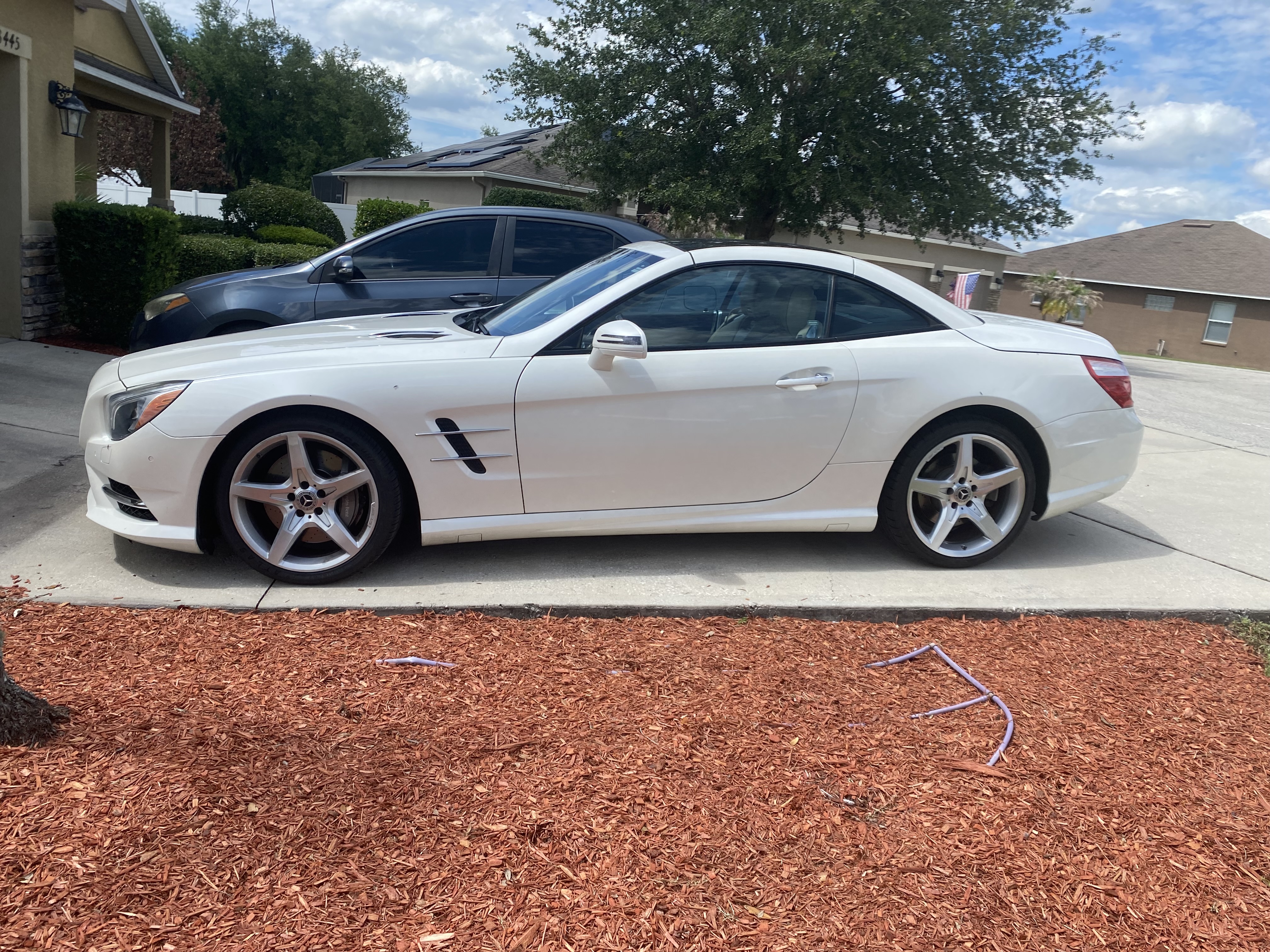 Used 2015 Mercedes-Benz SL 550 image 1