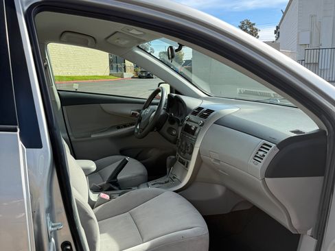 Used 2011 Toyota Corolla LE image 10