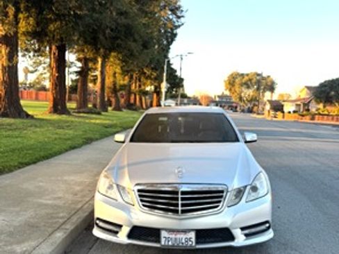 Used 2012 Mercedes-Benz E 350 BlueTEC Sedan image 2