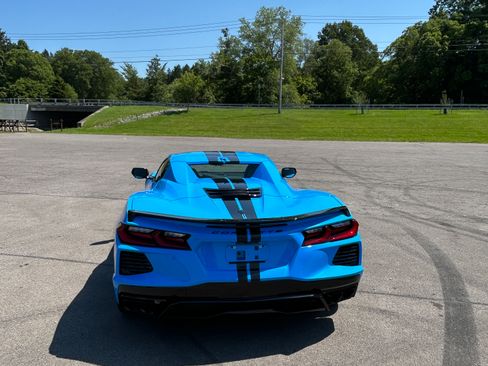 Used 2023 Chevrolet Corvette Stingray Premium Conv w/ Z51 Performance Package RWD image 4