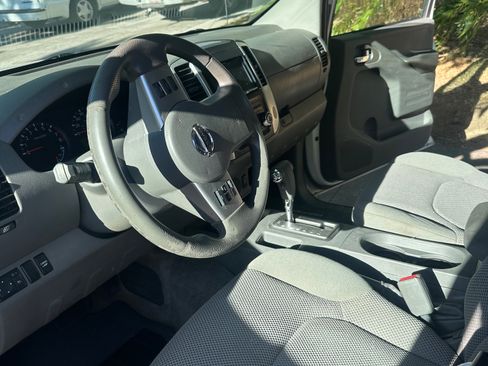 Used 2017 Nissan Frontier SV RWD image 12