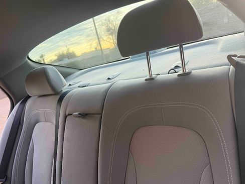 Used 2011 Kia Optima LX w/ Convenience Pkg image 14