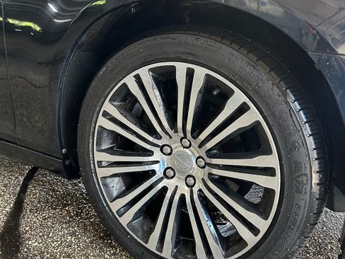 Used 2014 Chrysler 300 S image 9