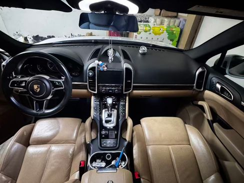 Used 2016 Porsche Cayenne image 14