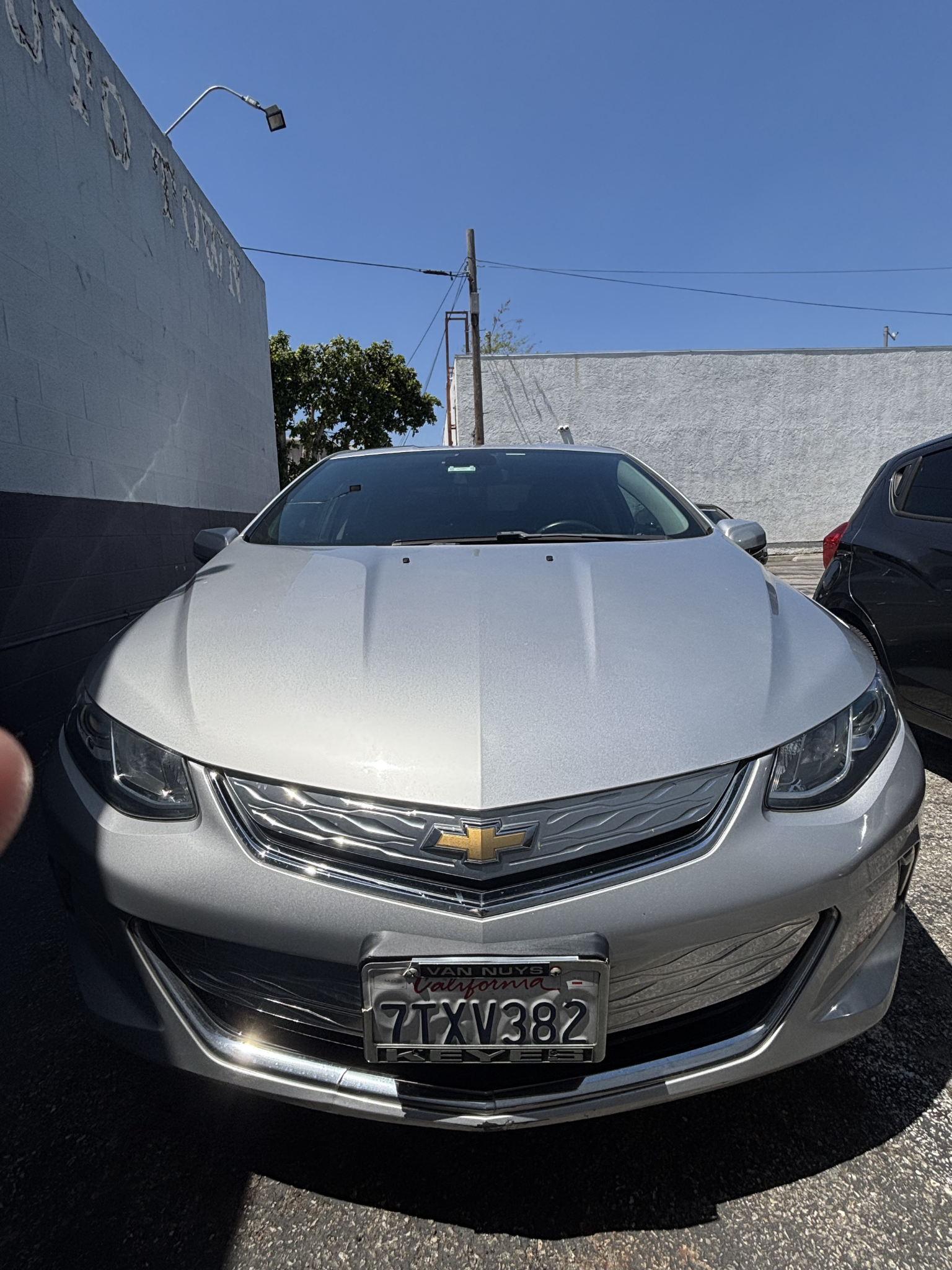 Used 2017 Chevrolet Volt LT FWD image 1