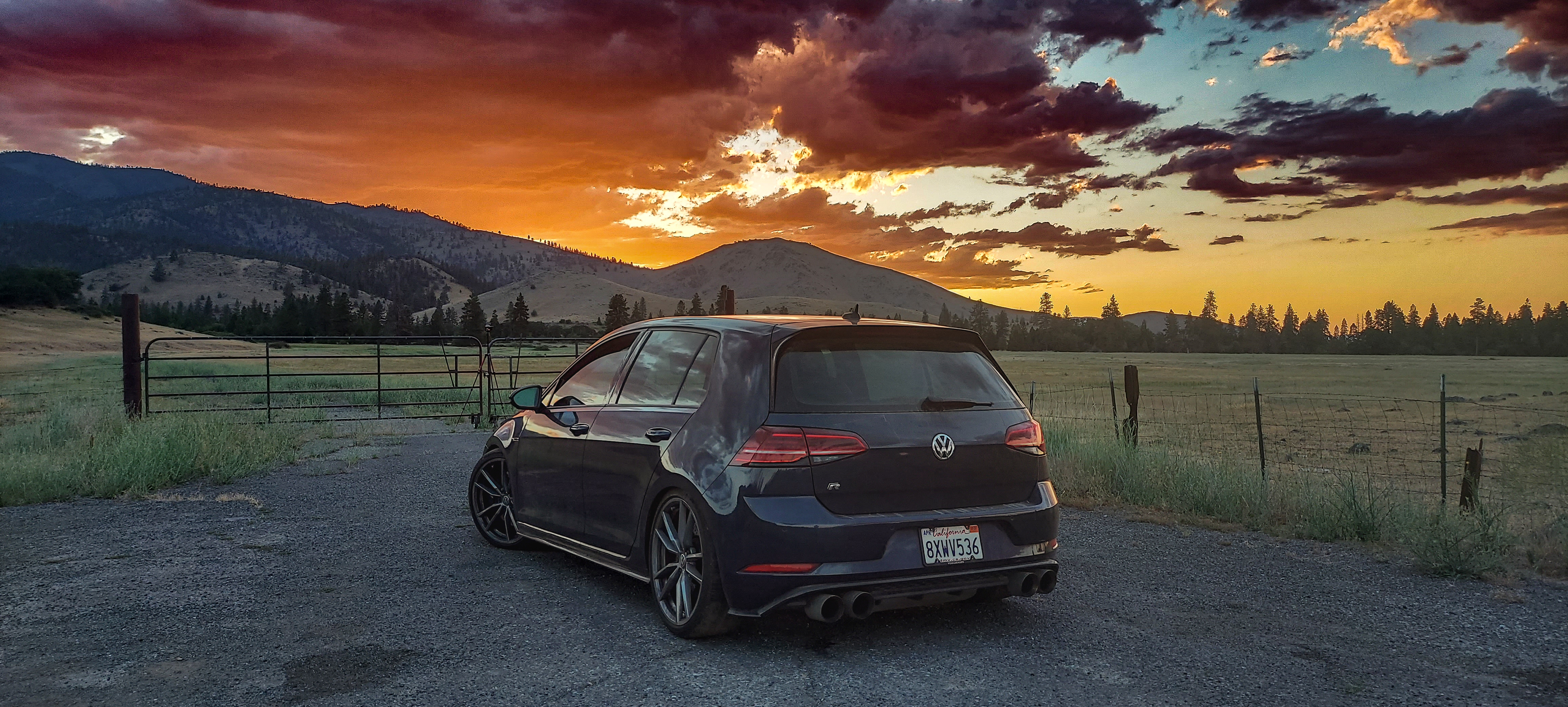 Used 2019 Volkswagen Golf 4-Door AWD/4WD image 1