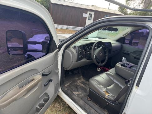 Used 2011 Chevrolet Silverado 2500 W/T image 9