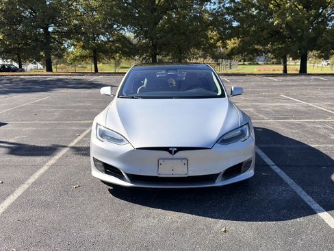 Used 2017 Tesla Model S 75D image 2
