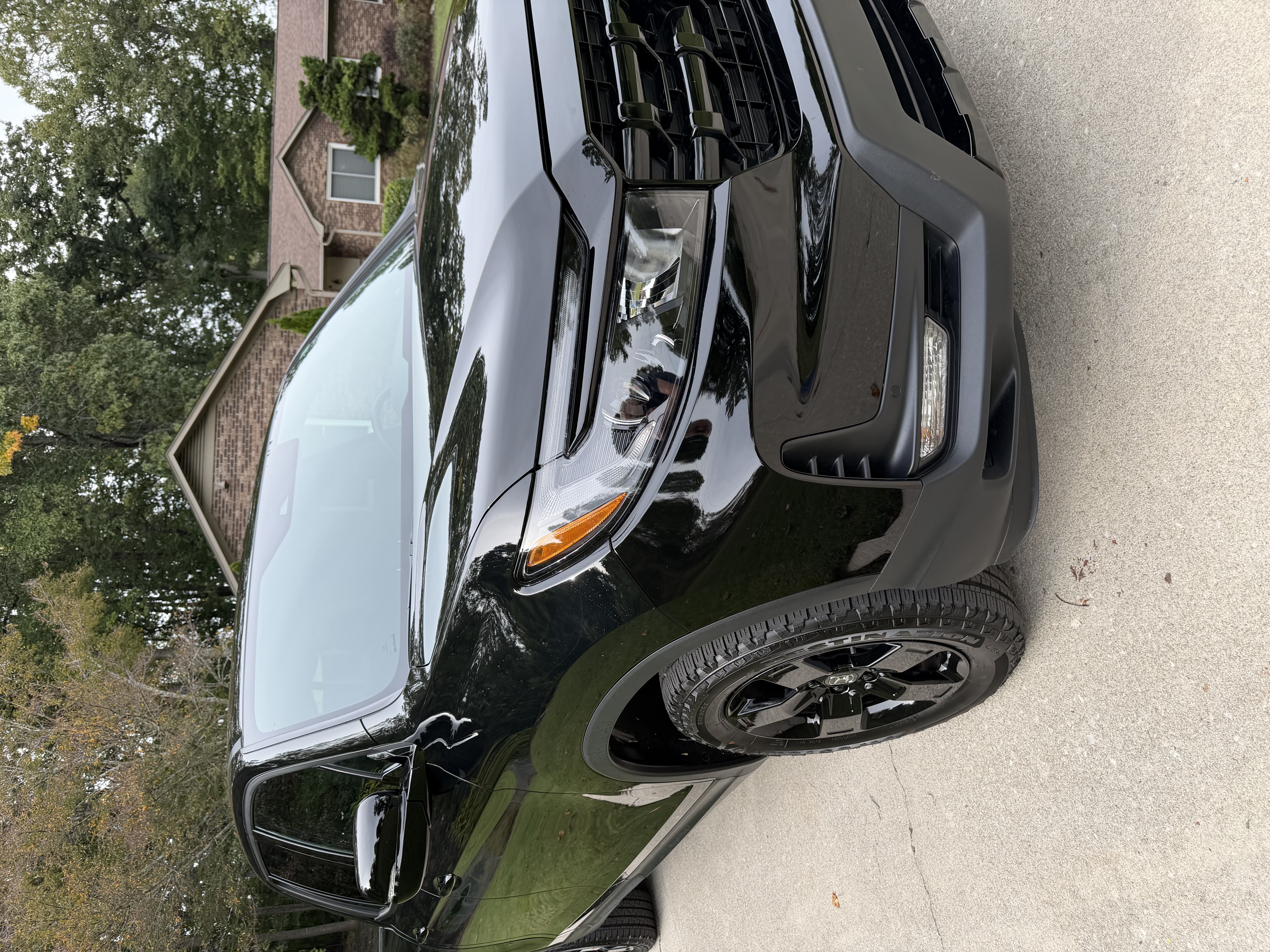 Used 2025 Honda Ridgeline Black Edition image 6