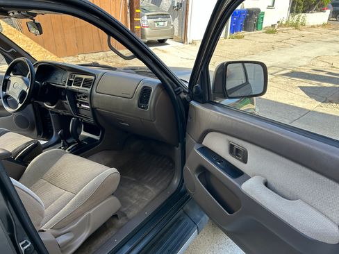 Used 1998 Toyota 4Runner SR5 AWD/4WD image 17