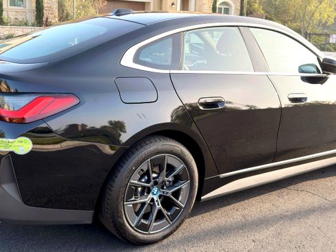 Used 2023 BMW i4 eDrive40 image 11