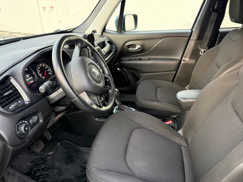 Used 2018 Jeep Renegade Altitude w/ Popular Equipment Group image 8