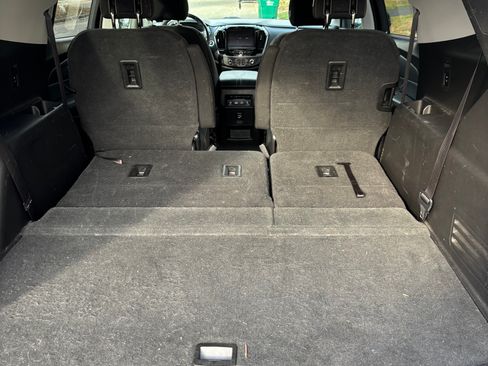 Used 2018 Chevrolet Traverse LT image 8