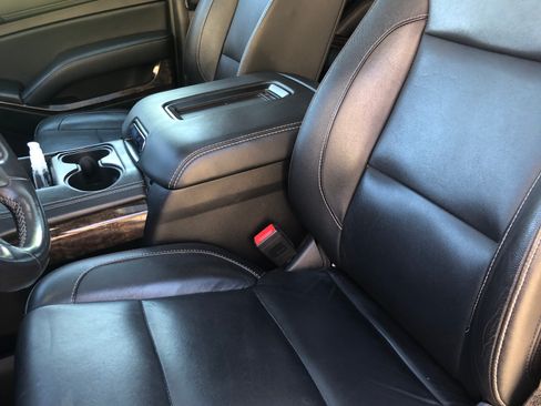 Used 2019 Chevrolet Tahoe LT image 18