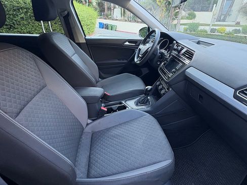 Used 2021 Volkswagen Tiguan S image 9
