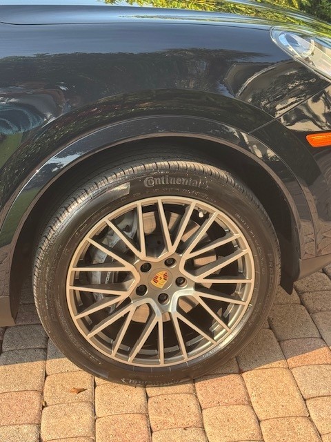 Used 2023 Porsche Cayenne Platinum Edition AWD/4WD image 15