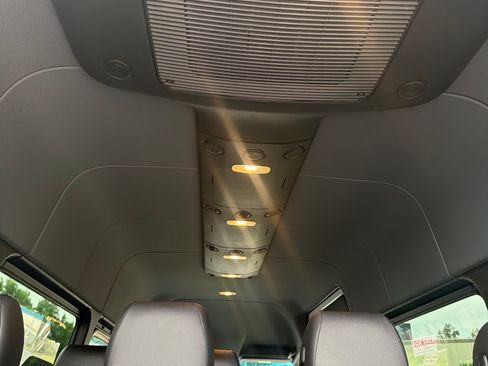 Used 2024 Mercedes-Benz Sprinter 2500 image 20