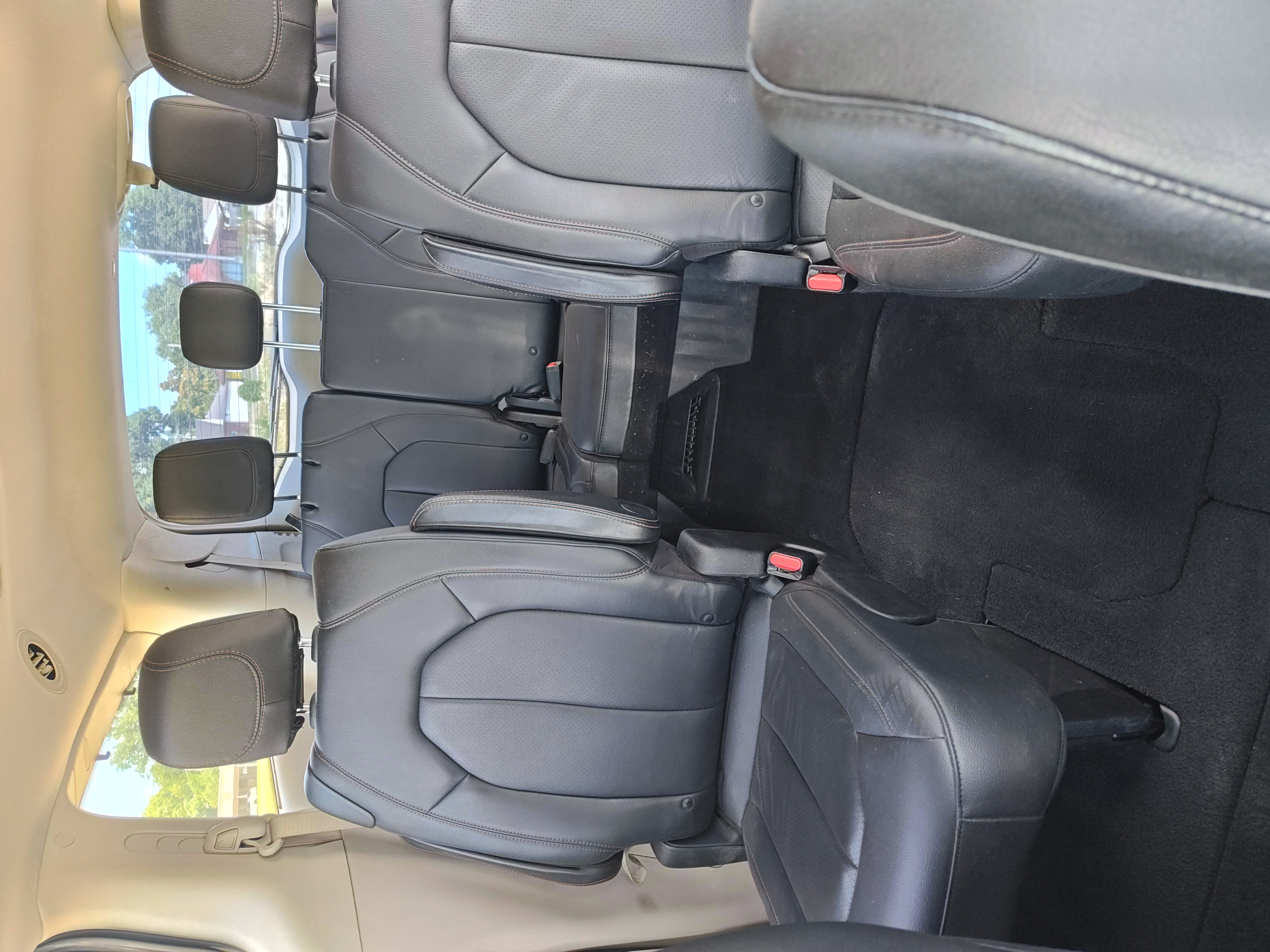 Used 2020 Chrysler Pacifica Touring-L FWD image 6