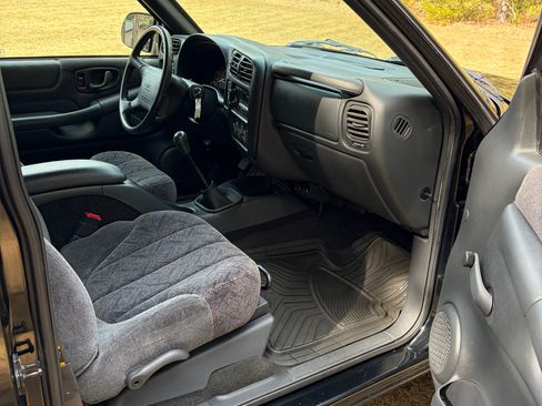 Used 1998 GMC Sonoma SLS w/ Highrider Suspension Pkg image 16