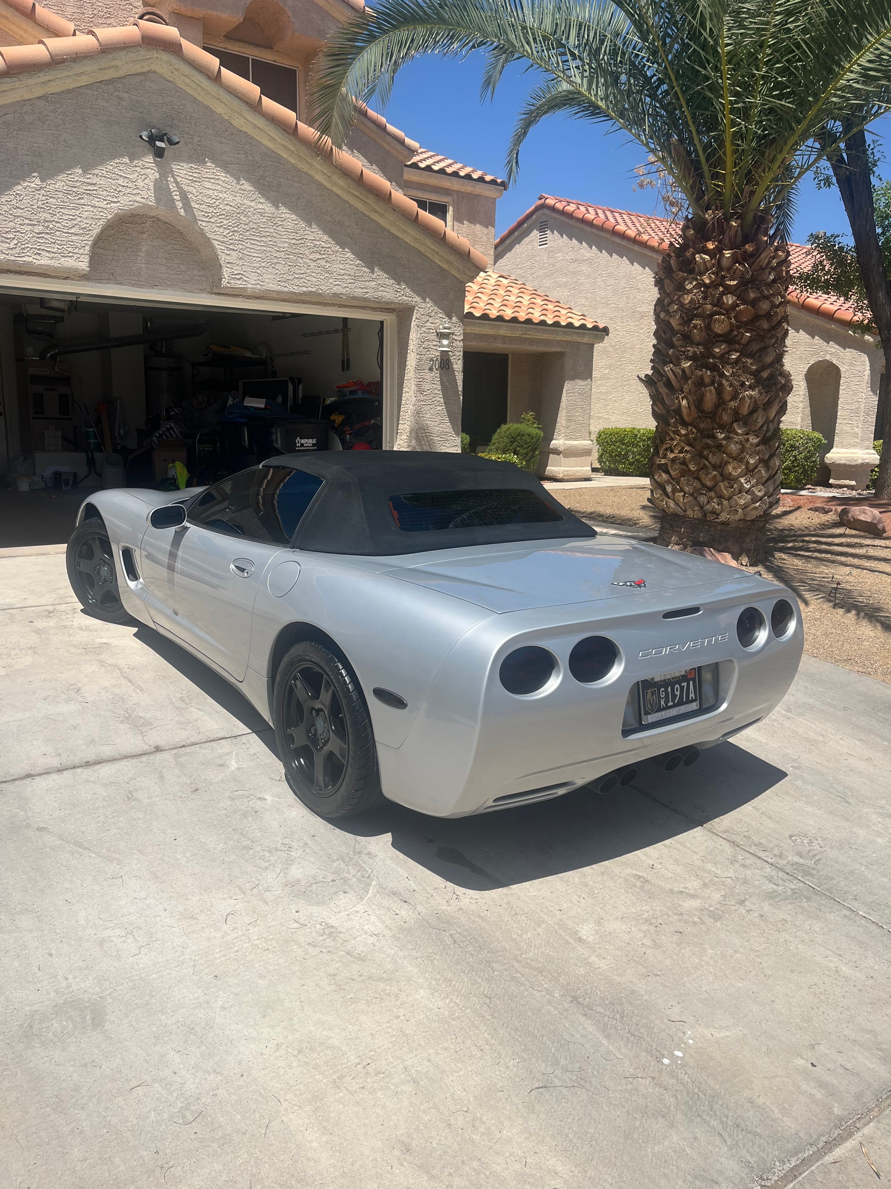 Used 1999 Chevrolet Corvette Convertible w/ Performance Handling Pkg RWD image 2