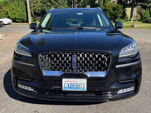Used 2020 Lincoln Aviator Grand Touring w/ Elements Package Plus AWD/4WD image 2
