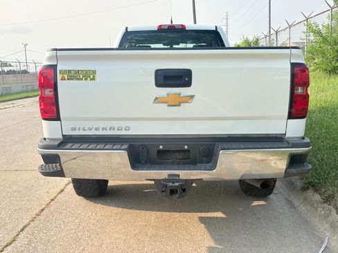 Used 2019 Chevrolet Silverado 2500 W/T AWD/4WD image 6