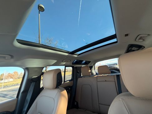 Used 2025 Land Rover Defender 110 S image 14