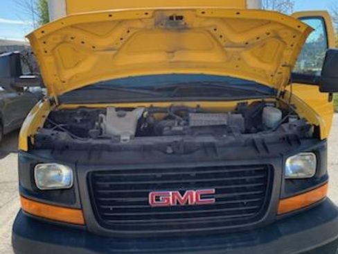 Used 2012 GMC Savana 3500 RWD image 11