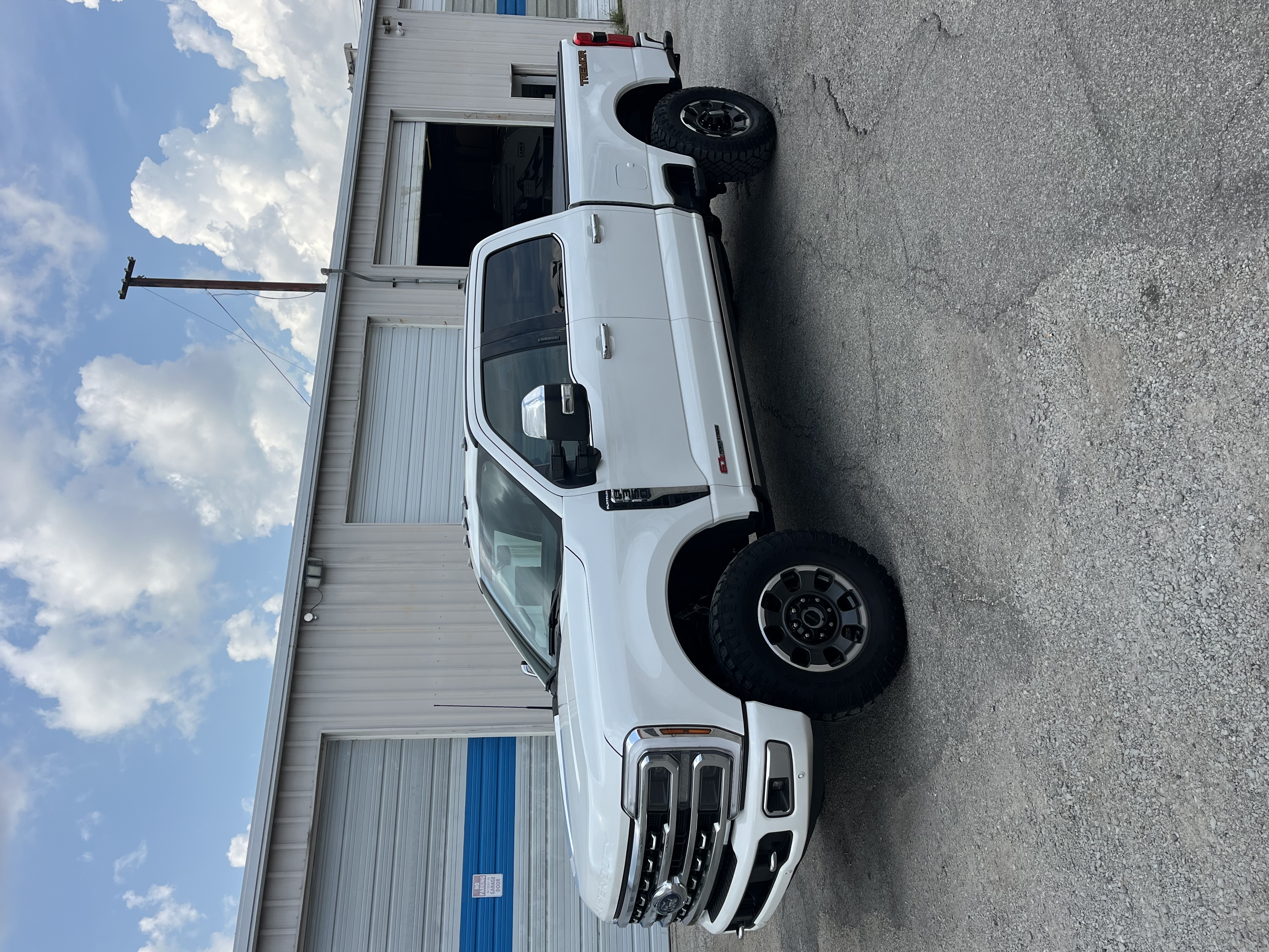 Used 2024 Ford F350 Platinum w/ Tremor Off-Road Package AWD/4WD image 6