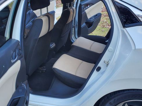 Used 2017 Honda Civic EX image 12