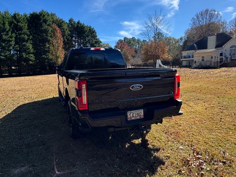 Used 2024 Ford F250 Lariat w/ Sport Appearance Package image 4