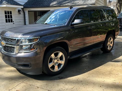 Used 2016 Chevrolet Tahoe LT image 2