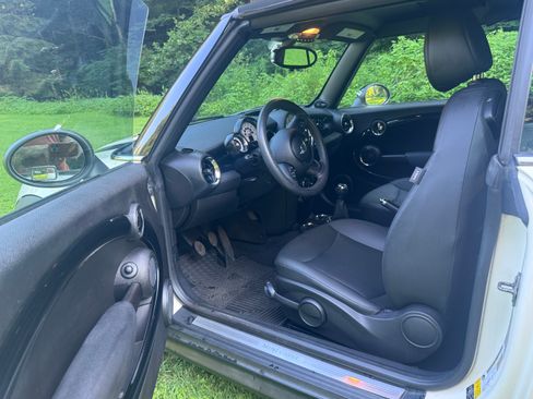 Used 2014 MINI Cooper Convertible FWD image 8