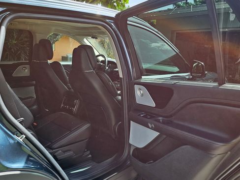 Used 2023 Lincoln Aviator Reserve w/ Equipment Group 201A RWD image 9
