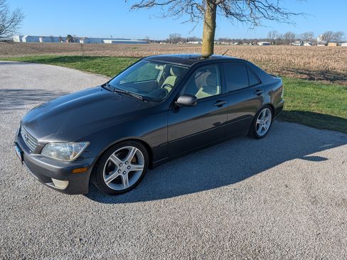 Used 2001 Lexus IS 300 300 Sedan 4D image 1