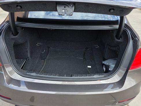 Used 2014 BMW 320i Sedan RWD image 10