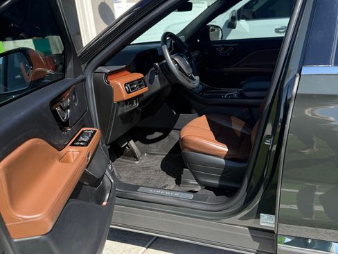 Used 2022 Lincoln Aviator Reserve RWD image 8