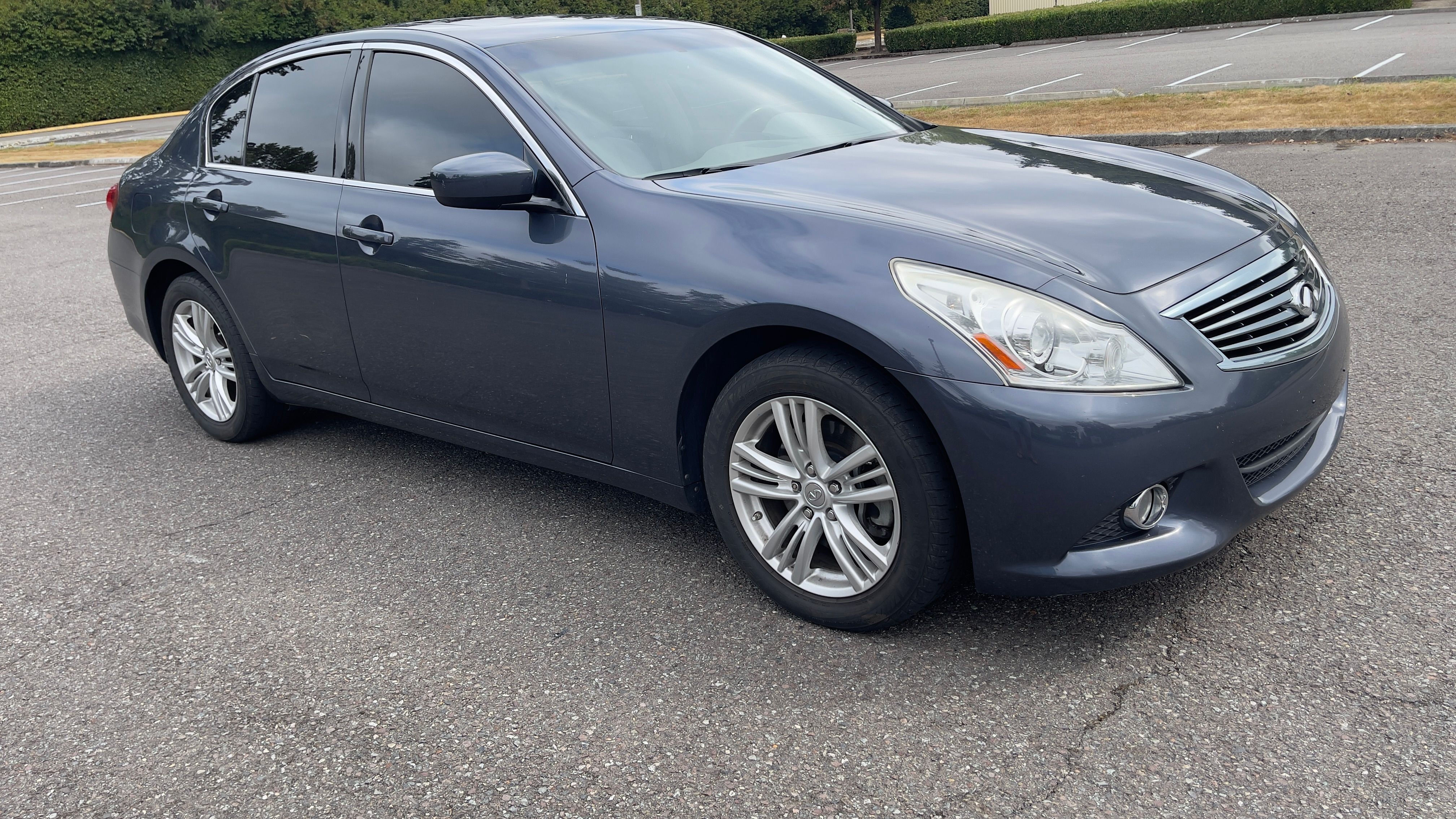 Used 2012 INFINITI G37 x Sedan w/ Premium Pkg AWD/4WD image 6