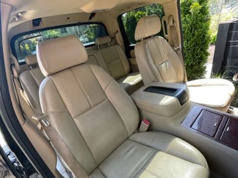 Used 2008 Chevrolet Avalanche LTZ w/ LTZ Preferred Equipment Group image 8