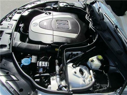 Used 2010 Mercedes-Benz C 300 Sedan image 6