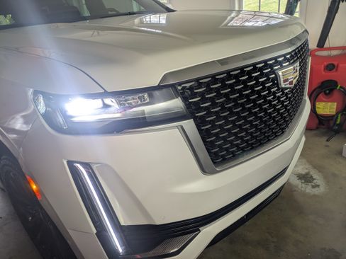 Used 2022 Cadillac Escalade Premium Luxury image 20