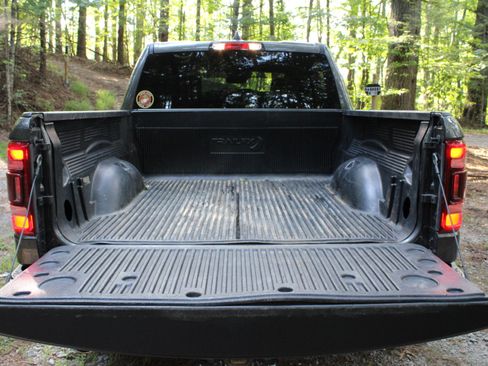 Used 2024 RAM 1500 Laramie AWD/4WD image 14