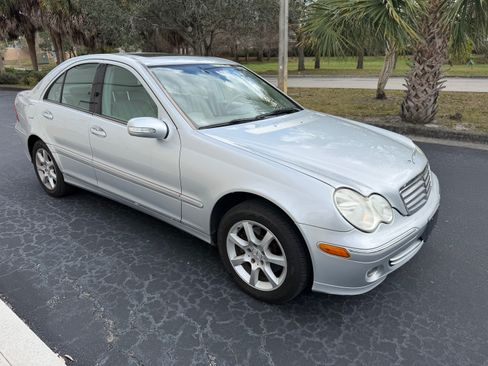 Used 2007 Mercedes-Benz C 280 Sedan image 2