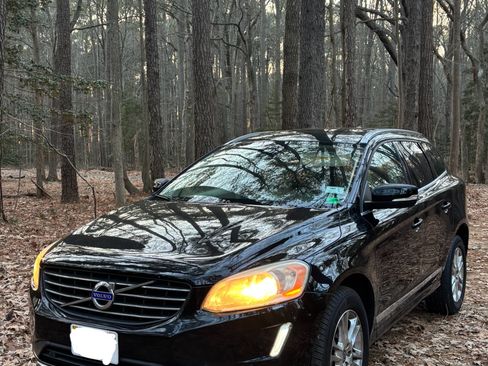 Used 2015 Volvo XC60 T5 image 1